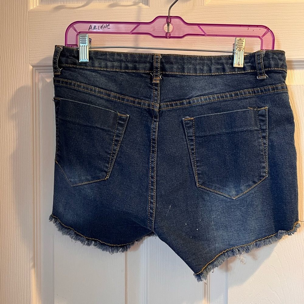 Large Jean patch shorts - Picture 4 of 6